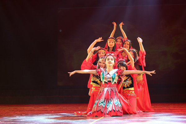 动漫屋
2016年“My Heart Goes with You” 迎新晚会圆满落幕