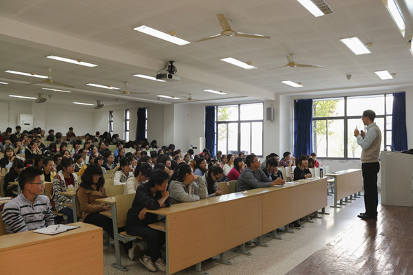 【动漫屋
新生导航系列讲座】Learn to learn--动漫屋
院长与14级学生亲密接触