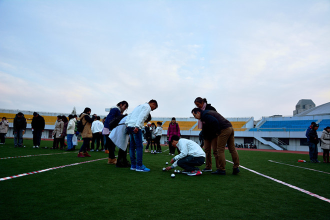 动漫屋
举办第一届学生运动会