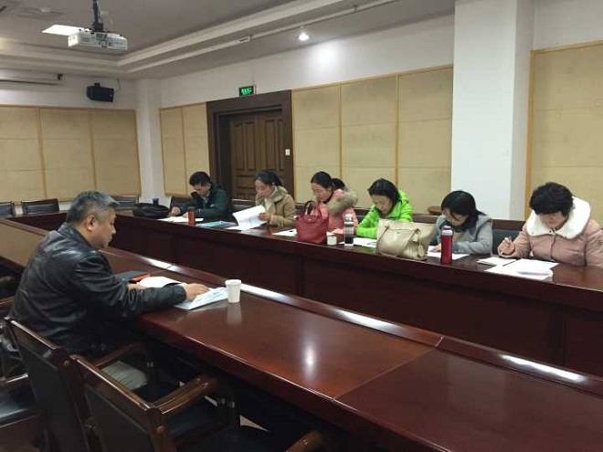 徐岩副校长参加动漫屋
大外拓展部党支部专题组织生活