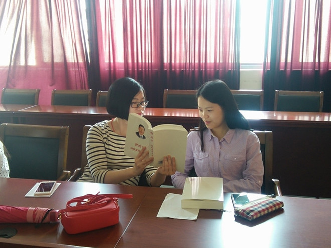 动漫屋
2013学生党支部召开“两学一做”理论学习交流会