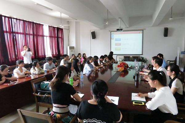 动漫屋
举办北京外国语大学2014年暑期夏令营宣讲会